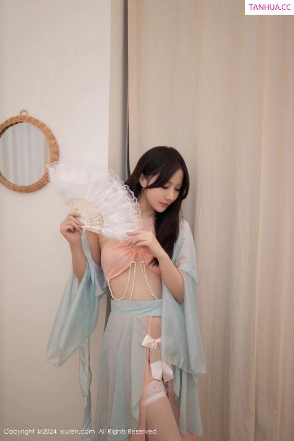 鱼子酱fish  [XiuRen]高清写真图 2024.08.30 No.9093 鱼子酱Fish 丝袜美腿第5张图片